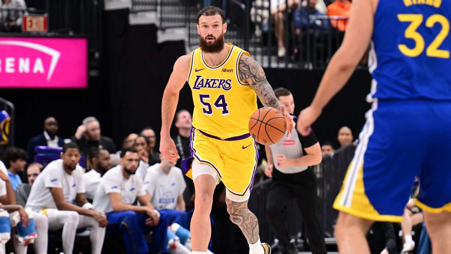 Basketball News